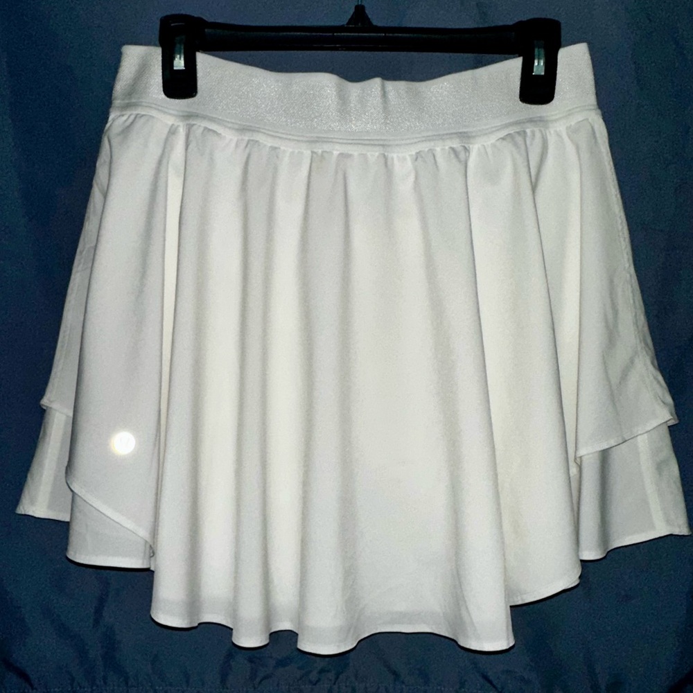 Lululemon White athletic skirt w/ built in shorts